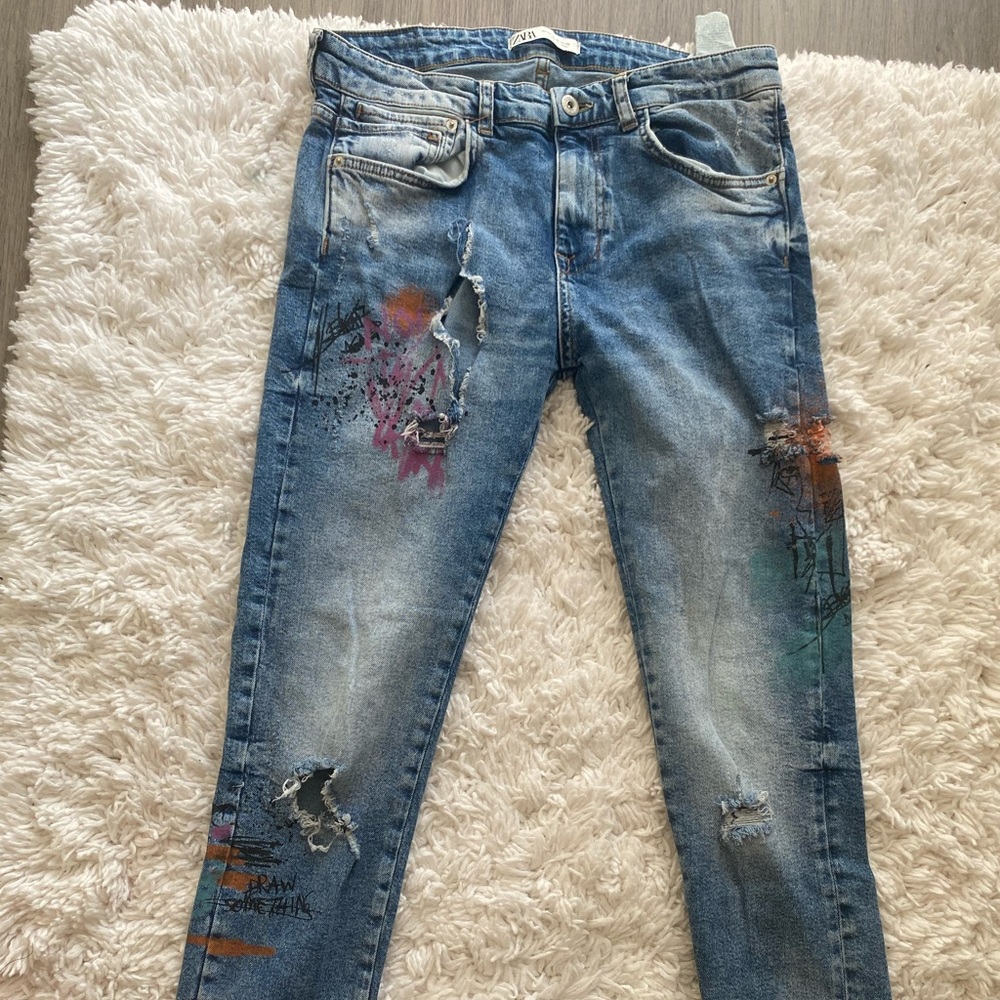 Men’s Zara ripped blue jeans size 32 US